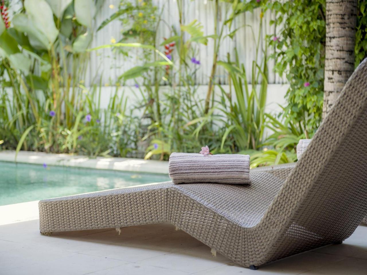 Tara * Seminyak (Bali)