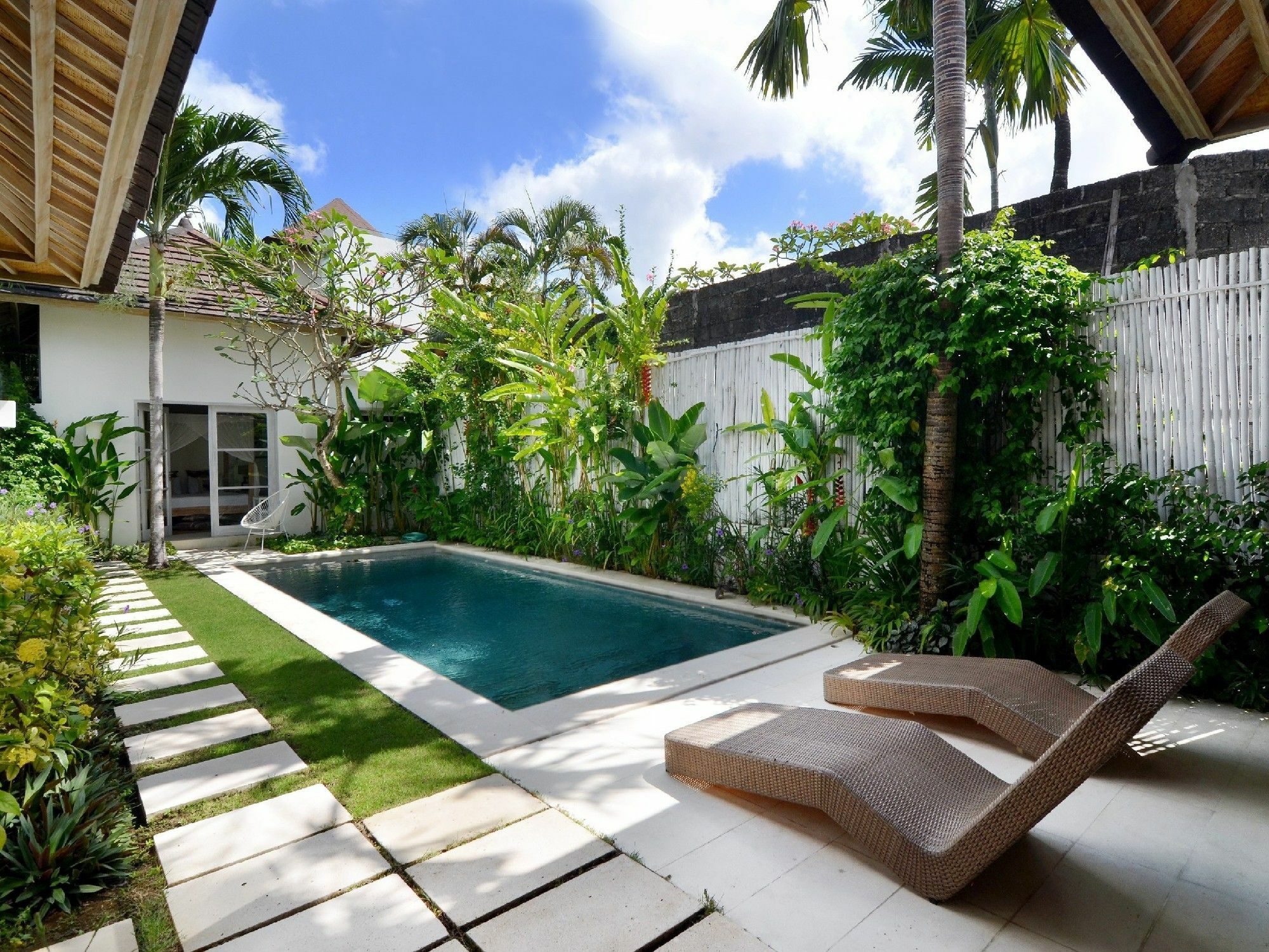 Tara * Seminyak (Bali)